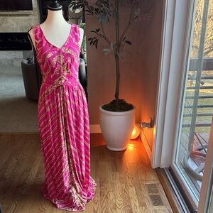 Fuchsia Sleeveless Maxi Dress with Chain-Print and Drawstring Waist